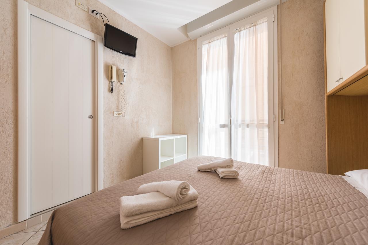 Hotel Romina Rimini Exterior photo